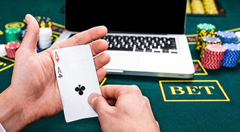 Benefits of Playing Online Poker