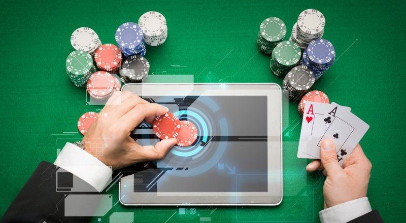 What Are The Added Advantages of Online Gambling?